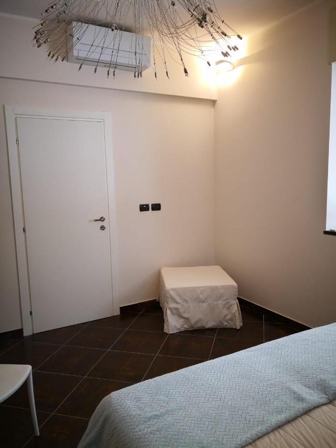 La Porta Rossa Leilighet Vado Ligure Eksteriør bilde